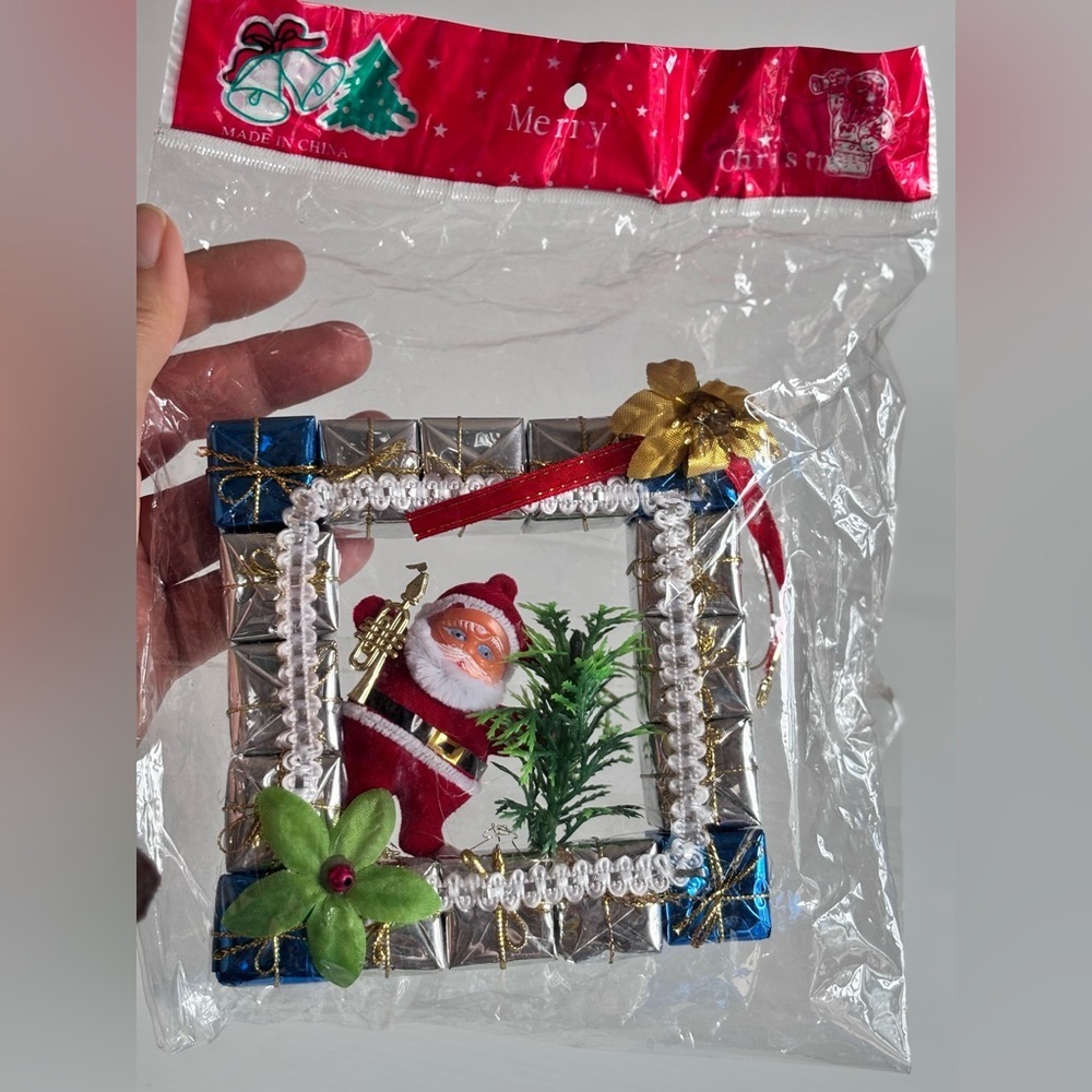 Vintage Santa Claus Christmas Ornament Frame